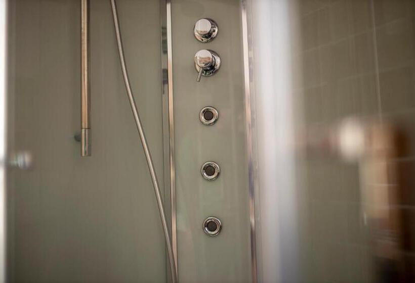 اتاق لوکس, Il Palazzo Luxury Home & Event