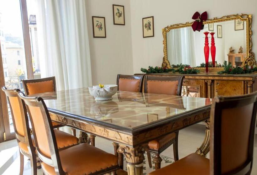 اتاق لوکس, Il Palazzo Luxury Home & Event