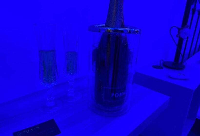 اتاق استاندارد با وان آب گرم, Il Palazzo Luxury Home & Event