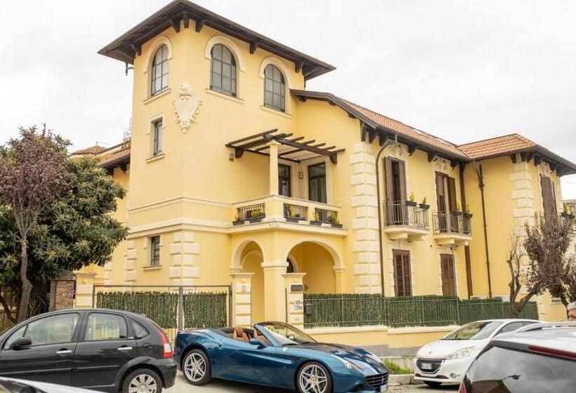 اتاق استاندارد با وان آب گرم, Il Palazzo Luxury Home & Event