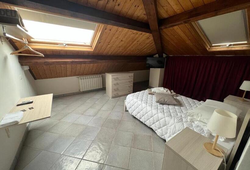 اتاق استاندارد چهار تخته, Il Palazzo Luxury Home & Event