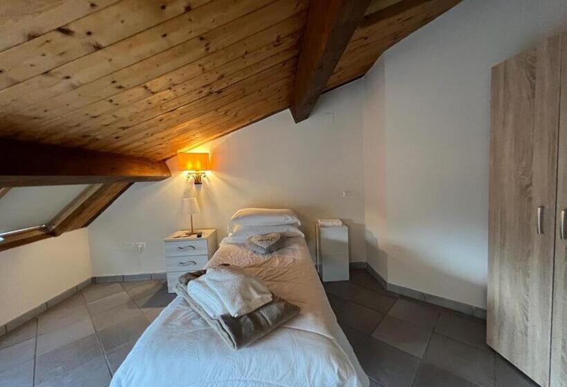 اتاق استاندارد چهار تخته, Il Palazzo Luxury Home & Event