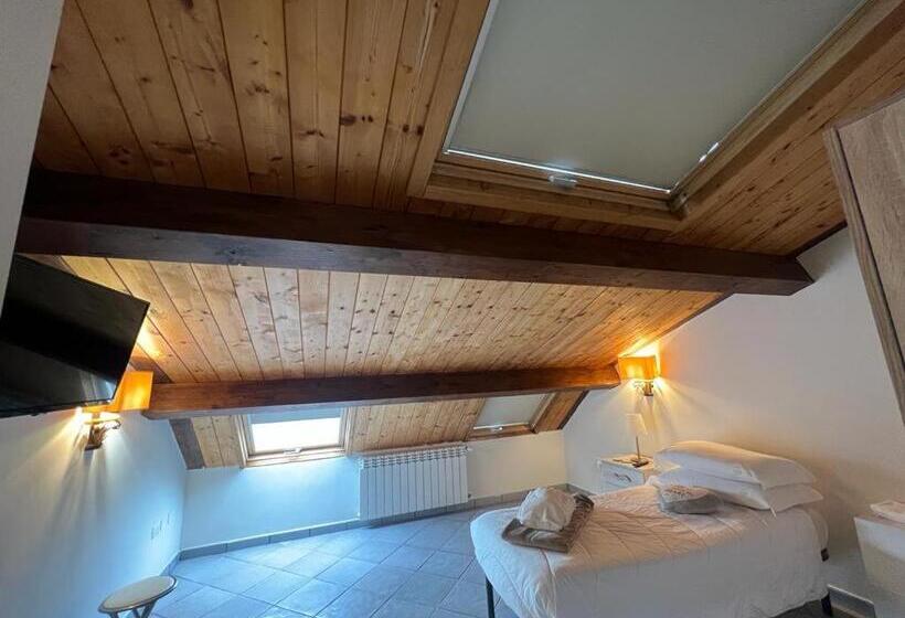 اتاق استاندارد چهار تخته, Il Palazzo Luxury Home & Event