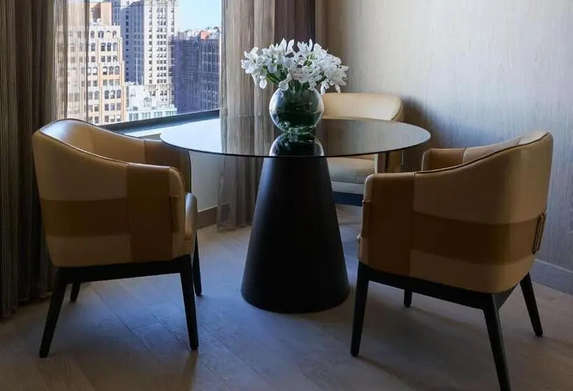 Suite King Bed