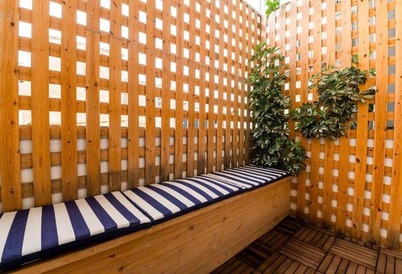 اتاق استاندارد با بالکن, Monreal Boutique Townhouse   R024rm3