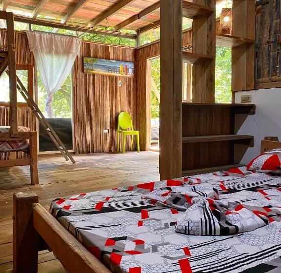 디럭스 패밀리 룸, Utria Hostel