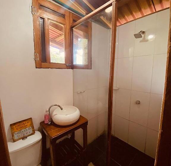 디럭스 트리플 룸, Utria Hostel