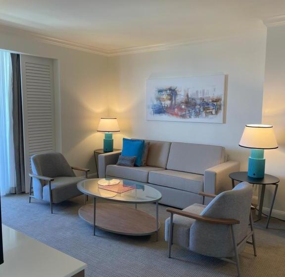 带大床的套房, The Atlantic Hotel & Spa Condo