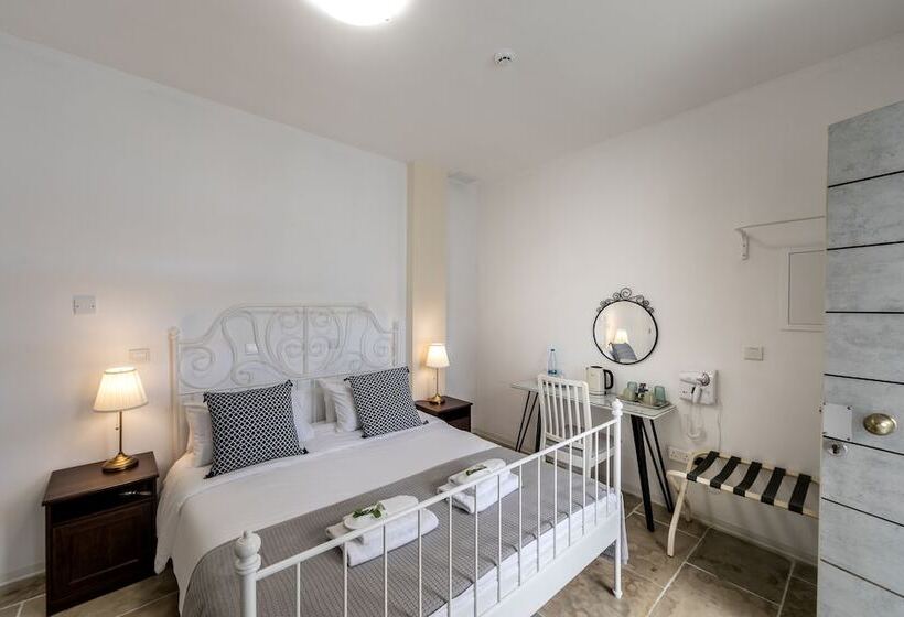 اتاق استاندارد, Edem Traditional House