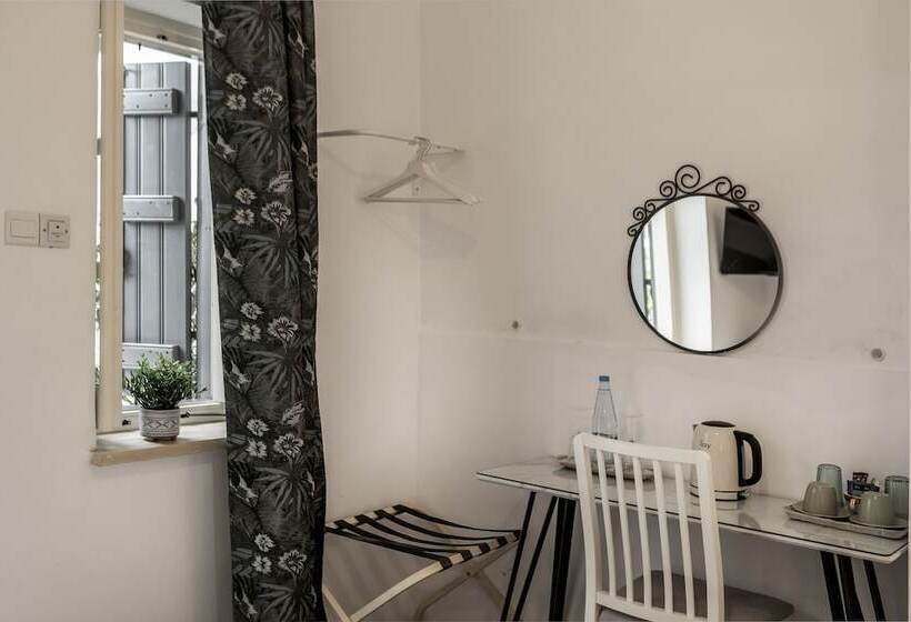 اتاق اکونومی, Edem Traditional House