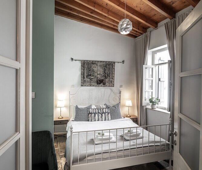 اتاق اکونومی, Edem Traditional House