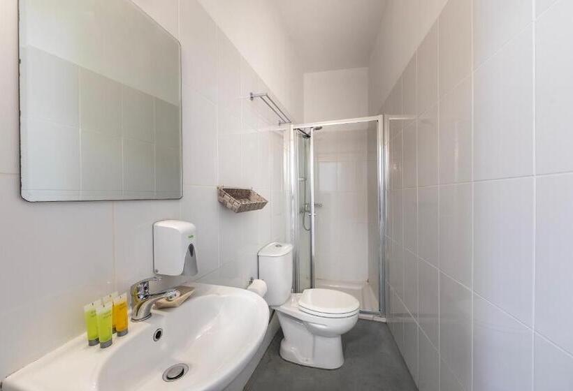 اتاق استاندارد, Edem Traditional House