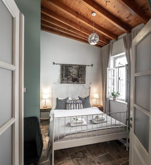 اتاق اکونومی, Edem Traditional House