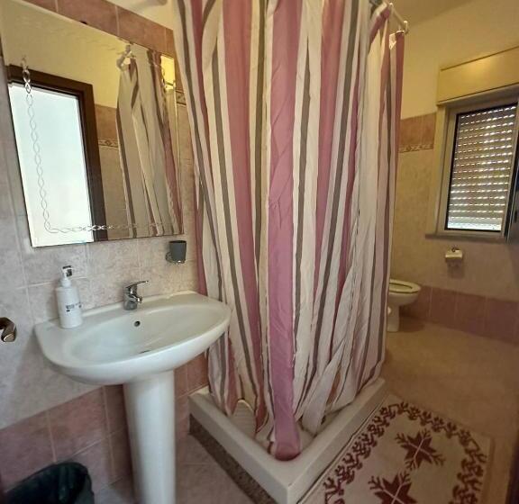 اتاق استاندارد یک نفره, B&b Emmanuel