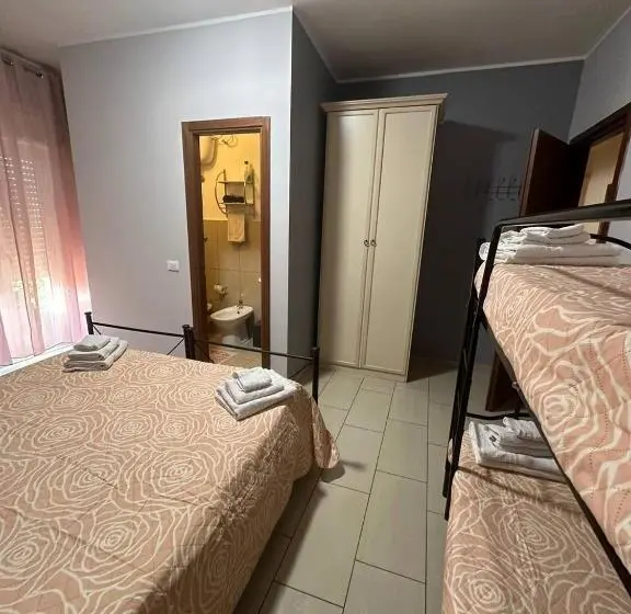 اتاق استاندارد چهار تخته, B&b Emmanuel