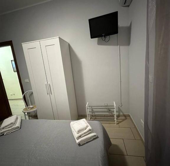Standard room with outdoor bath, B&b Emmanuel