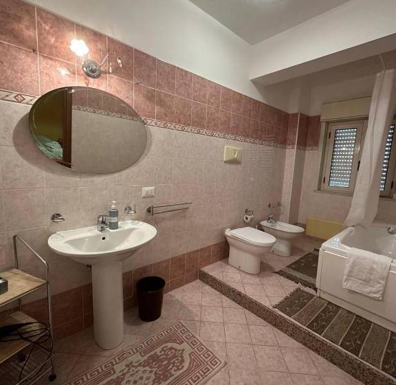 استودیو خانوادگی, B&b Emmanuel