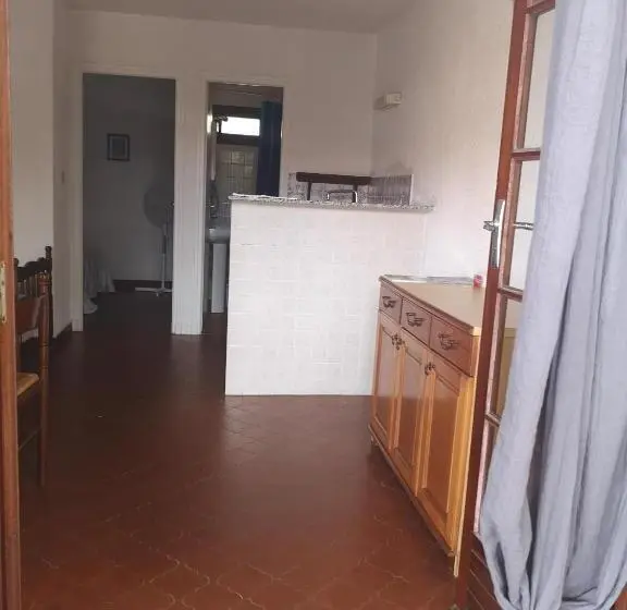 استودیو خانوادگی, Motel Logis D Abartello