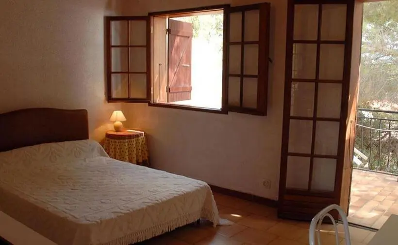 استودیوی استاندارد با چشم‌انداز دریا, Motel Logis D Abartello