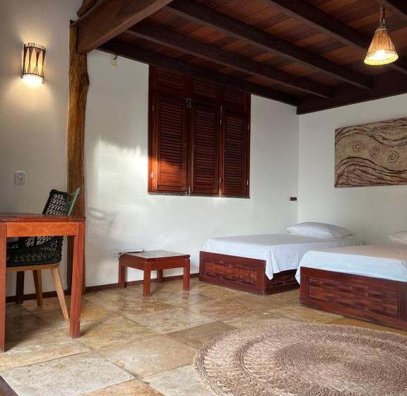 חדר לארבעה סטנדרטי עם מרפסת, Casa Camurupim