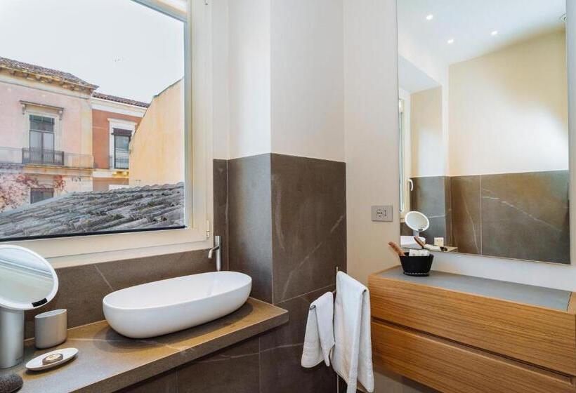 جناح مزود بجاكوزى, Etnea Suite 270