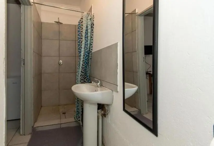 Economy-huone, Woodpeckers Guest House