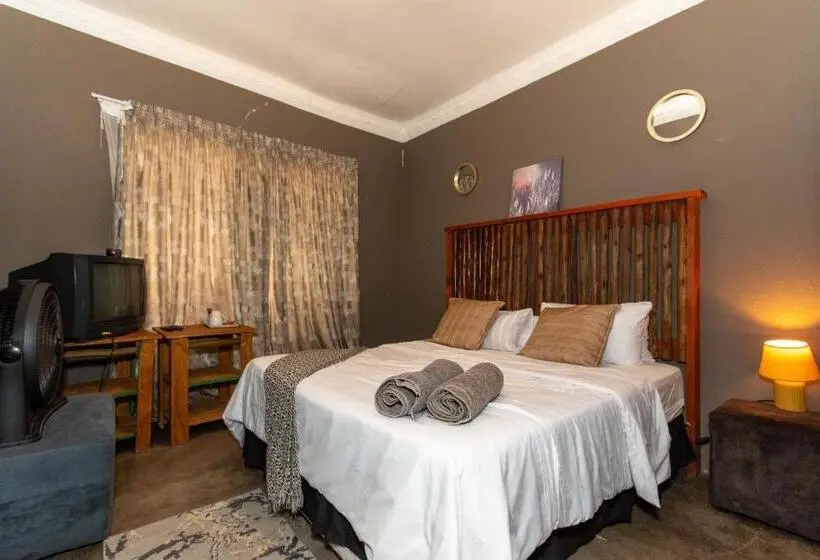 Perhesviitti, Woodpeckers Guest House