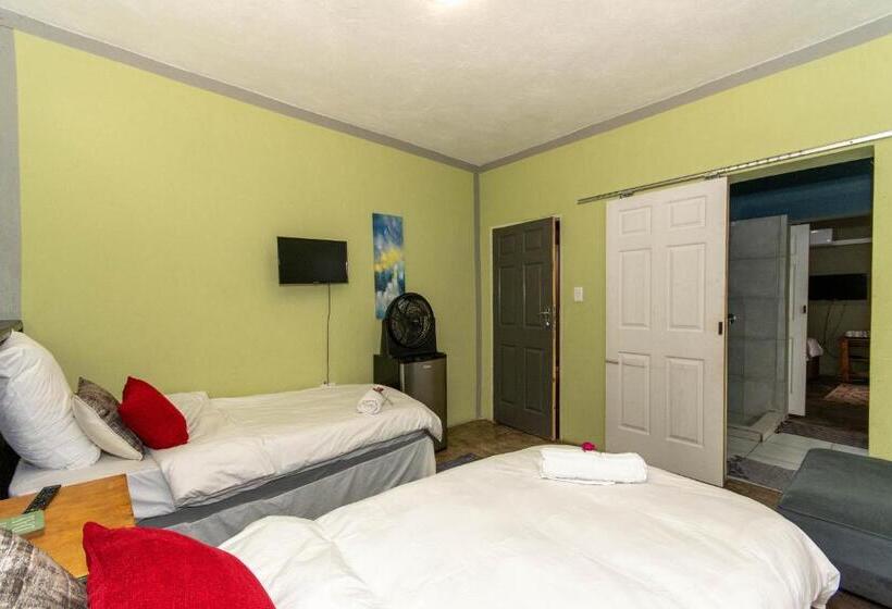 ガーデンビューデラックスルーム, Woodpeckers Guest House