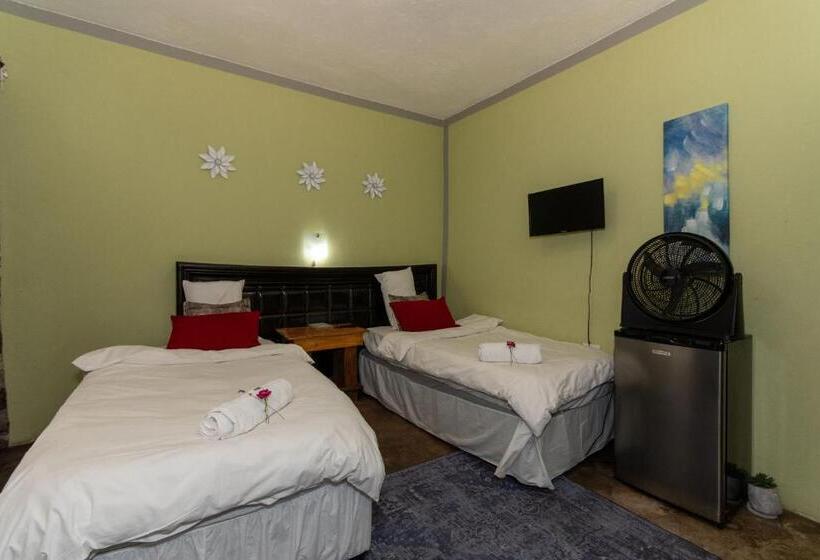 غرفة ديلوكس مطلّة علي الحديقة, Woodpeckers Guest House