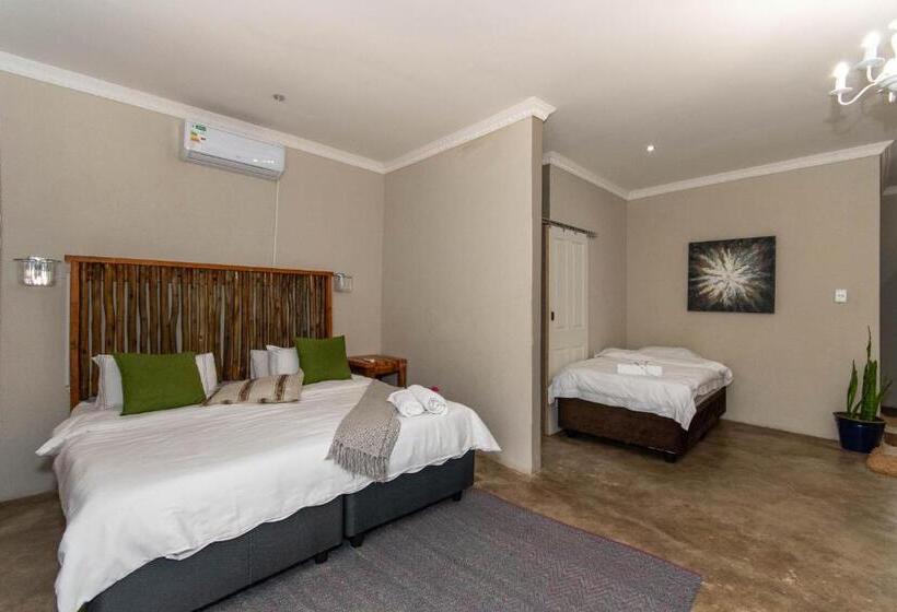 Family Suite, Woodpeckers Guest House