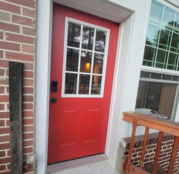 غرفة ديلوكس, The Colburn Schoolhouse   Literature Suite