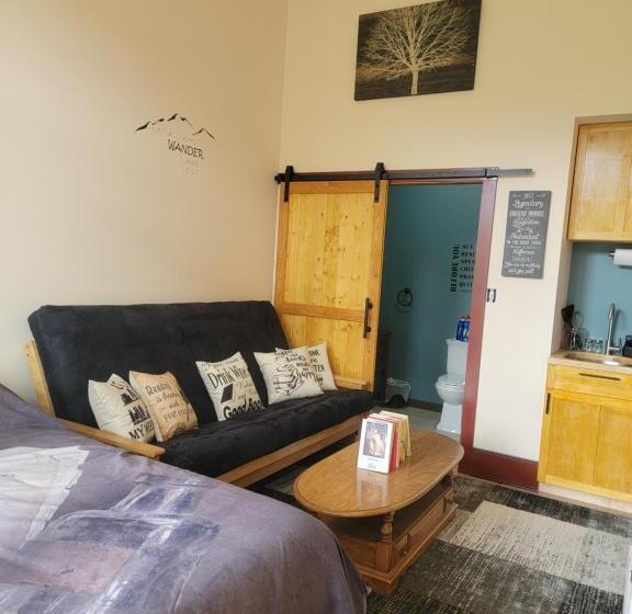 غرفة ديلوكس, The Colburn Schoolhouse   Literature Suite