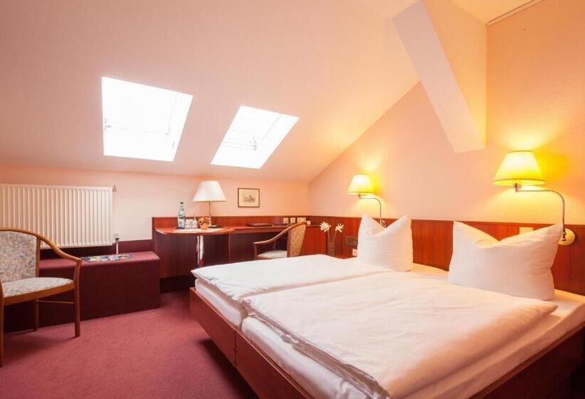 اتاق اکونومی, Kastanienhof