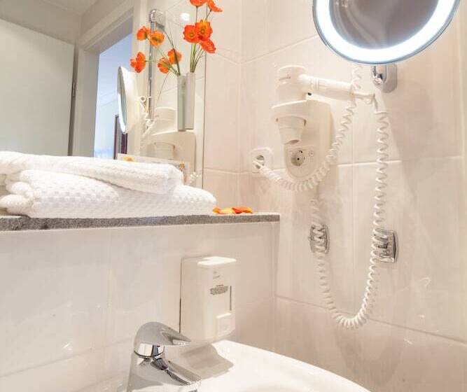 اتاق اکونومی, Kastanienhof