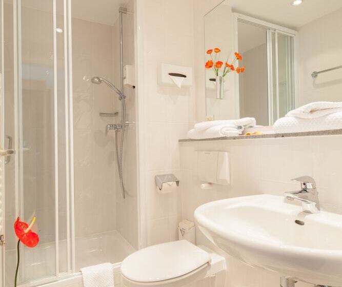 اتاق اکونومی, Kastanienhof