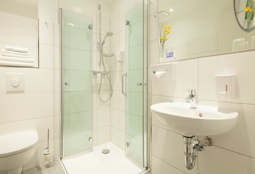 اتاق لوکس, Kastanienhof