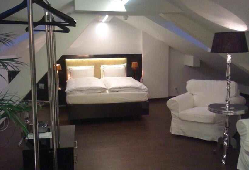 جناح, Boutique Hotel La Rinascente