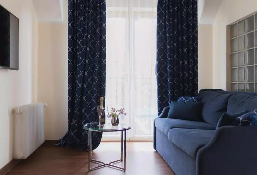 سوئیت جونیور خانوادگی, H Villa Herkules
