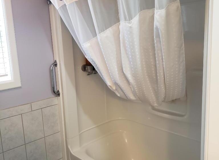 带2个双人床的标准工作室, Antigonish Evergreen Inn