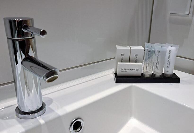 חדר דלוקס, Asteria