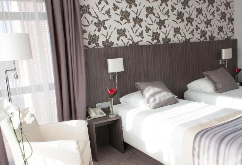 חדר דלוקס, Asteria