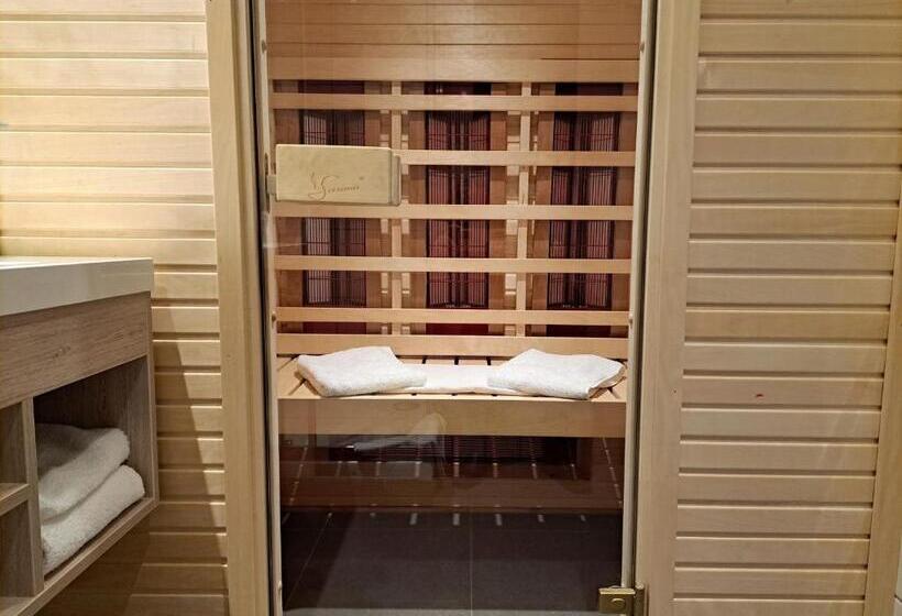 חדר דלוקס, Asteria