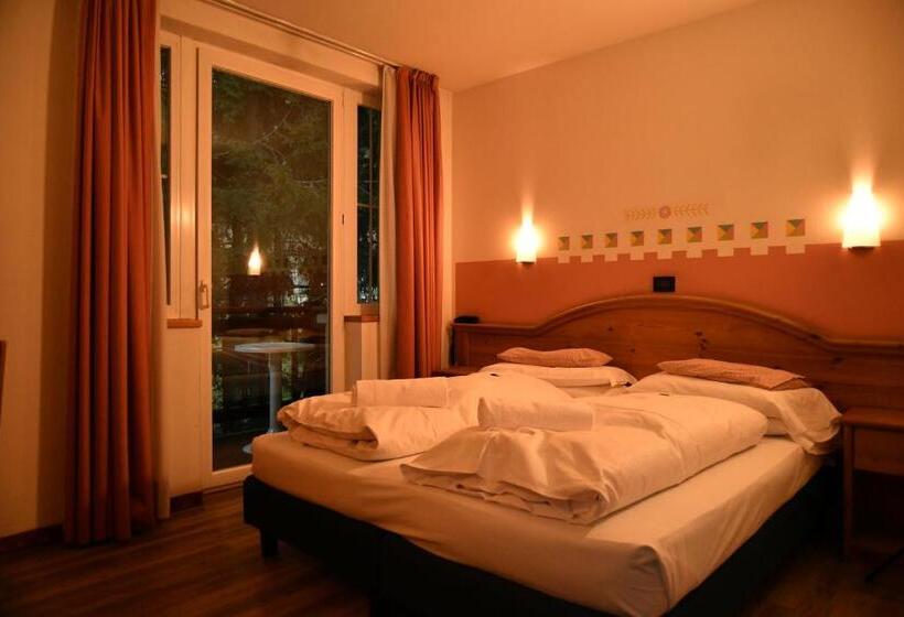 חדר קומפורט לשלושה, Bella Di Bosco