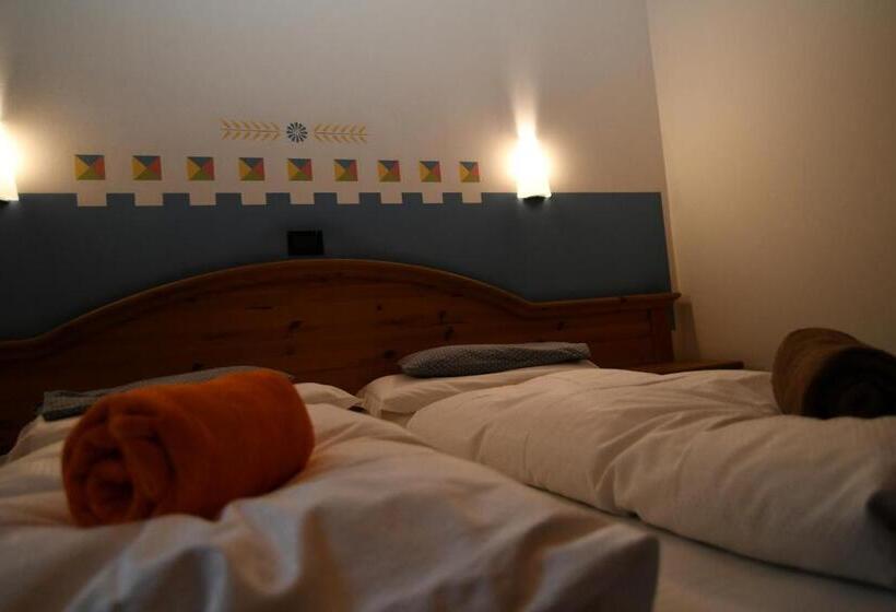 חדר קומפורט לשלושה, Bella Di Bosco