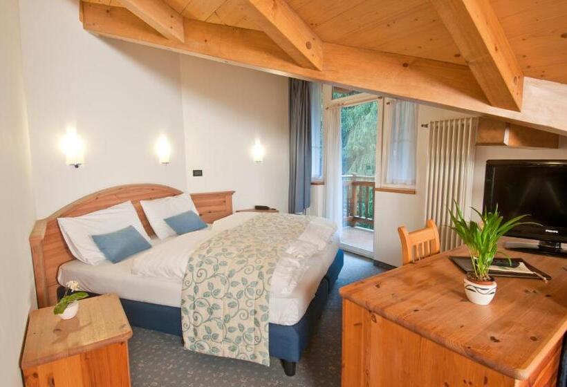 חדר משפחתי, Bella Di Bosco