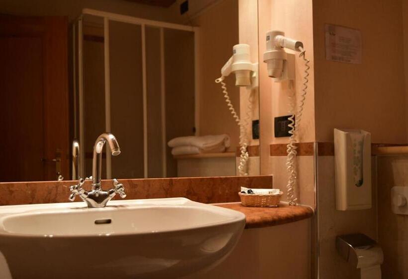 חדר משפחתי, Bella Di Bosco