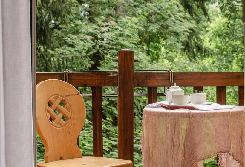 חדר קומפורט לשלושה, Bella Di Bosco