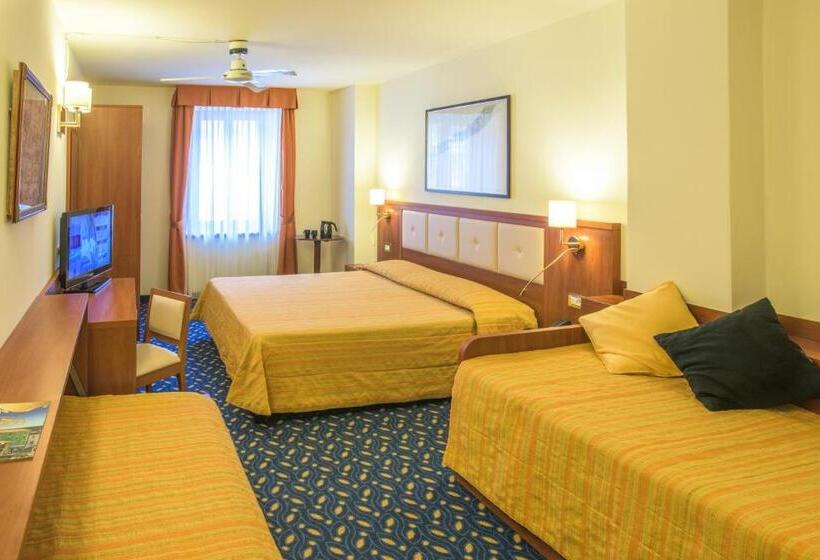 Номер Стандарт Трехместный, Lake Hotel Benaco