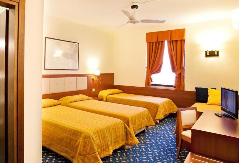 חדר משפחתי, Lake Hotel Benaco