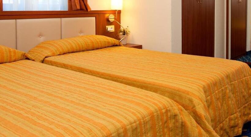 חדר אקונומי, Lake Hotel Benaco